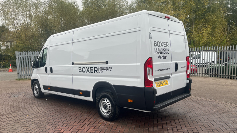 Peugeot Boxer 3500 Heavy L4 Diesel 2.2 BlueHDi 140 H2 Van Professional